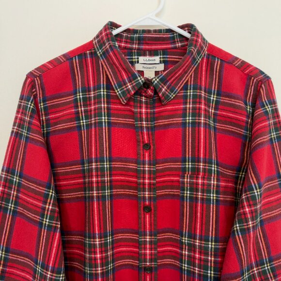 L.L. Bean Women's Plus Red Scotch Plaid Flannel Button-Front Shirt Top 2X - Picture 2 of 9